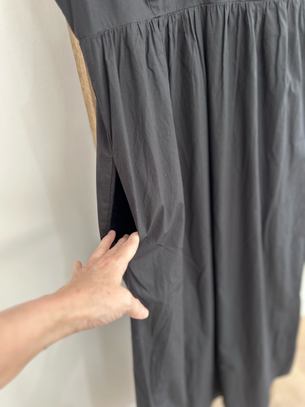 Quince Black Organic Cotton Poplin Sleeveless Maxi Dress V-Neck Size M NWT Beach - Picture 6 of 12